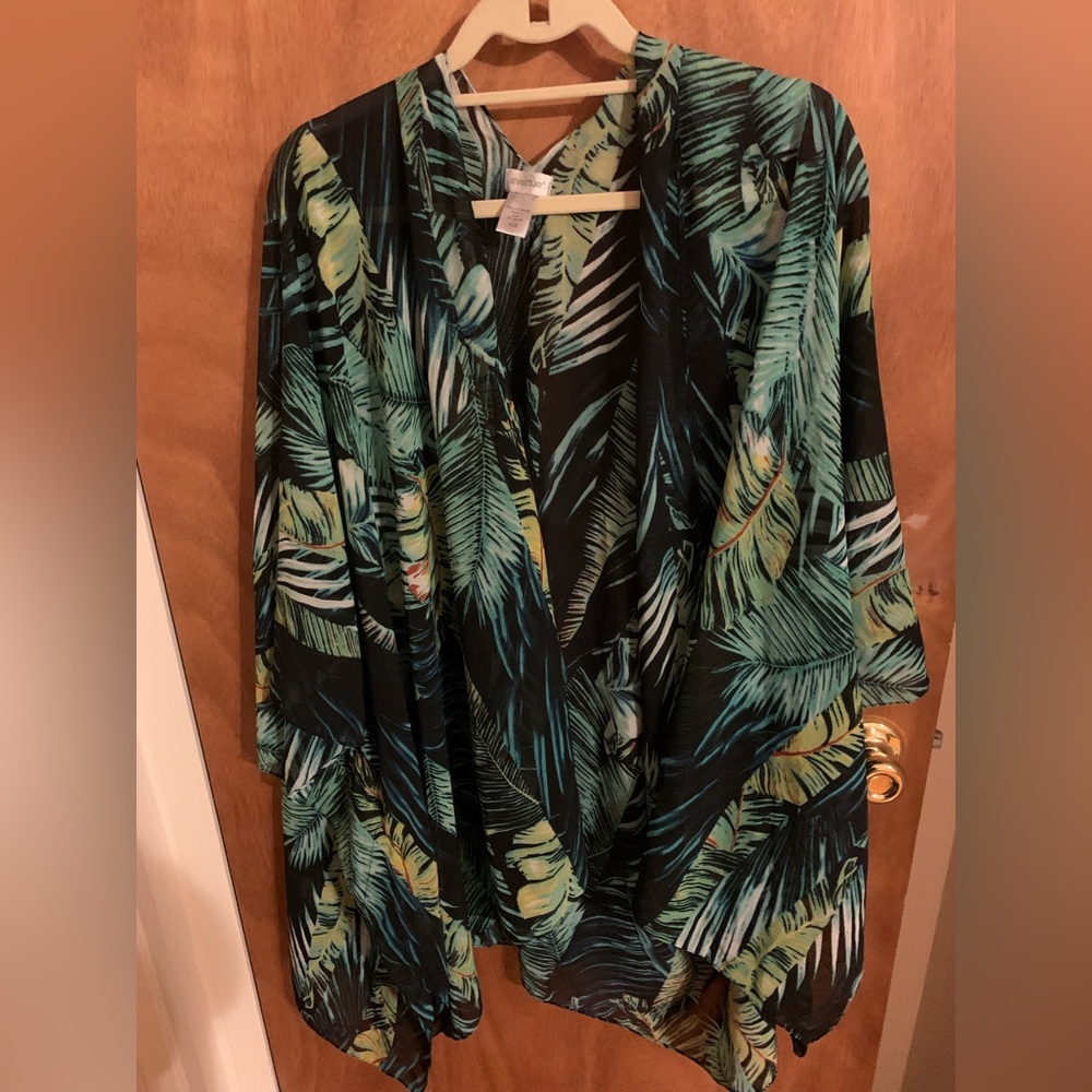 O/S green tropical print on chiffon base Women’s plus size CoverUp NWOT